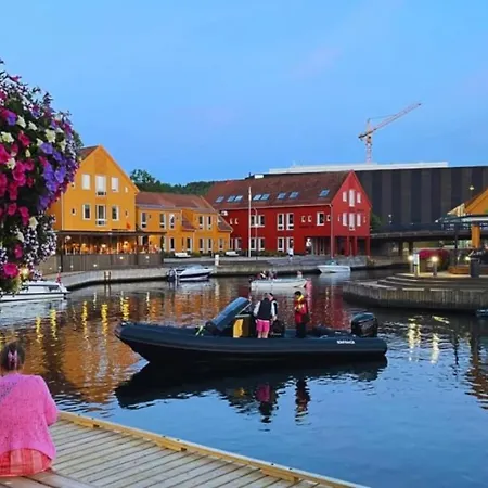 Near And Life شقة