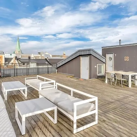 Near And Life كريستينساند