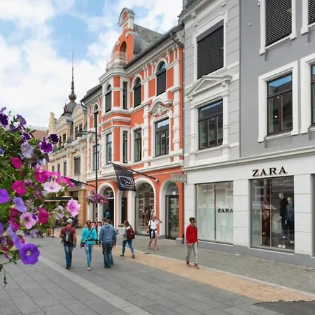 Near And Life شقة *